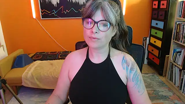 TheLenaAdams online show from 11.11.25