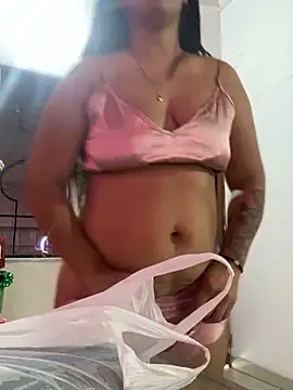ArielleMillerr online show from 12.24.24
