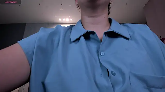 Snapshot of MartinnaBonnet chatting on 02.16.25 MartinnaBonnet online show from 02.16.25