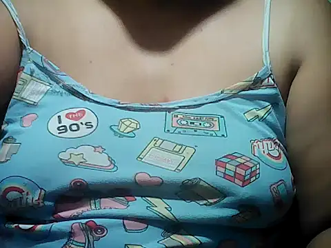 Snapshot of Sexyhorney4u chatting on 04.28.26 Sexyhorney4u online show from 04.28.26