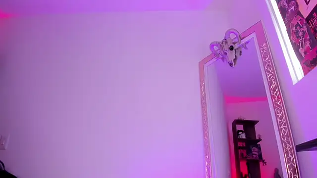 EmmaRusso online show from 04.25.26