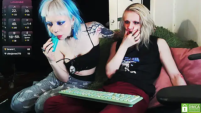 Snapshot of Alien_Bella chatting on 12.08.24 Alien Bella online show from 12.08.24