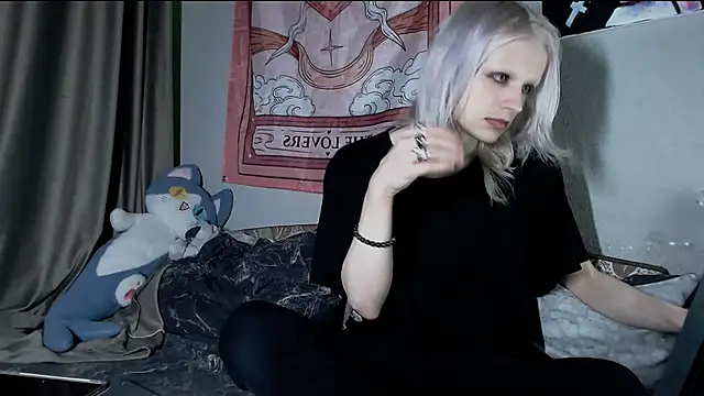 Alien Bella online show from 06.21.26