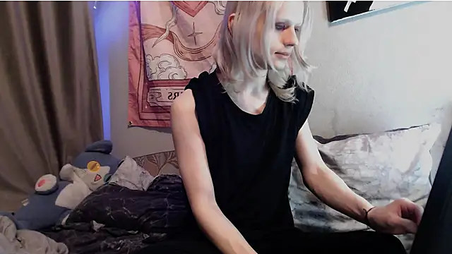 Alien Bella online show from 06.22.26