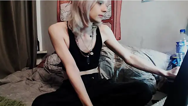 Alien Bella online show from 07.26.26