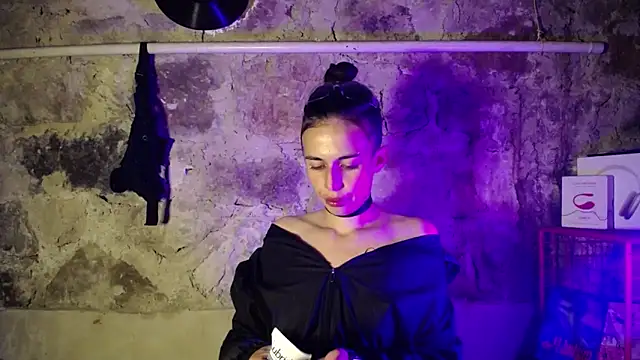 Snapshot of Cocain_Atenea chatting on 09.16.25 Cocain Atenea online show from 09.16.25