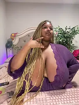 Snapshot of BigFineSelena chatting on 12.04.24 BigFineSelena online show from 12.04.24