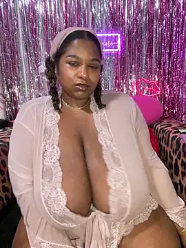 Snapshot of BigFineSelena chatting on 02.11.26 BigFineSelena online show from 02.11.26