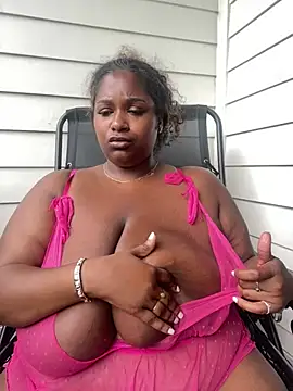 Snapshot of BigFineSelena chatting on 06.20.26 BigFineSelena online show from 06.20.26