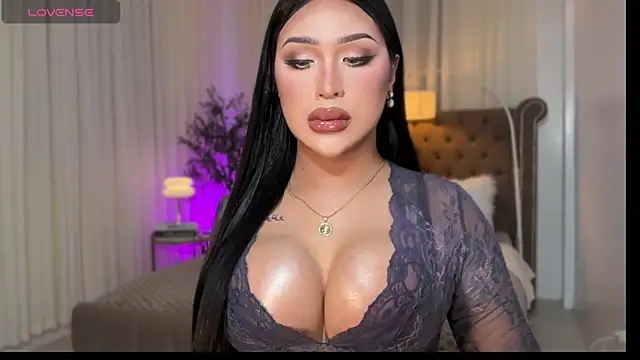 Your Majesty Tyra online show from 11.23.25