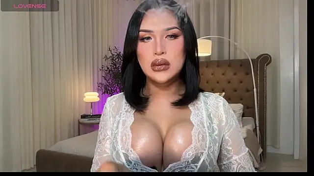 Snapshot of Your_Majesty_Tyra chatting on 02.20.26 Your Majesty Tyra online show from 02.20.26