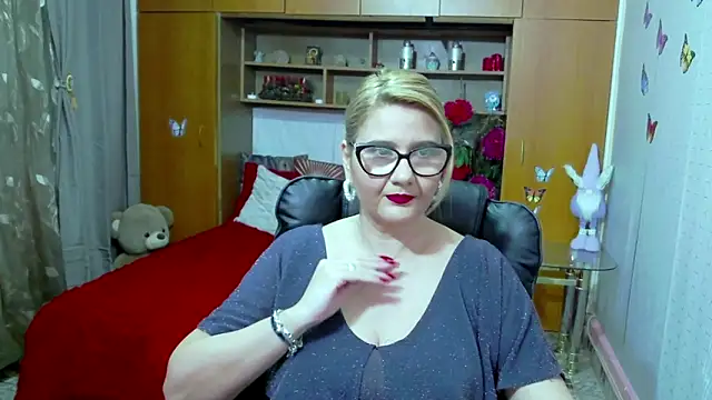 LucilleFenlys online show from 02.15.25