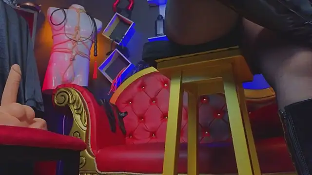 PerlaDivaio online show from 12.02.24