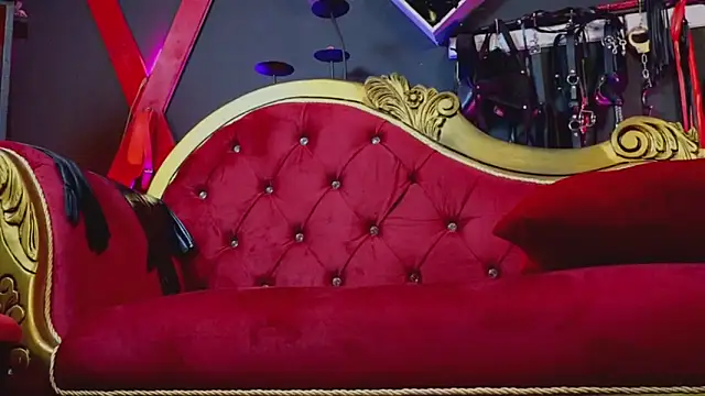 PerlaDivaio online show from 11.10.25