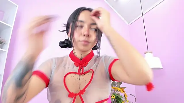 miss soffi  online show from 02.04.25