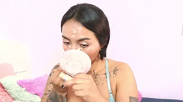 miss soffi  online show from 10.29.25