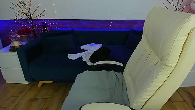 Kamilla Hot online show from 12.23.25