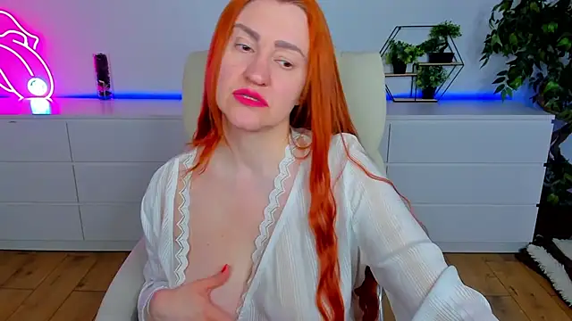 Snapshot of Kamilla_Hot chatting on 02.20.26 Kamilla Hot online show from 02.20.26