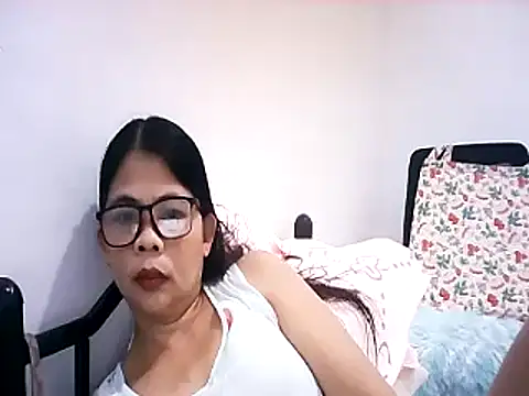 pinay milfxx online show from 11.29.25