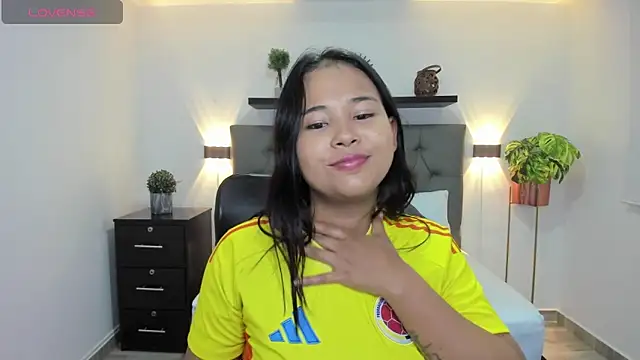 Snapshot of isabella_florez chatting on 02.22.25 isabella florez online show from 02.22.25