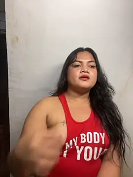 Snapshot of Moxie_Molly chatting on 10.05.25 Moxie Molly online show from 10.05.25