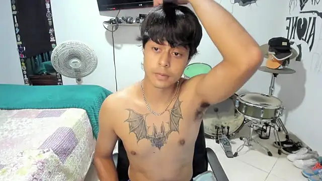 Snapshot of Zack_falcon chatting on 03.25.26 Zack falcon online show from 03.25.26