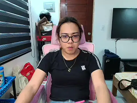Snapshot of Your_PrettyGirlxxx chatting on 03.18.26 Your PrettyGirlxxx online show from 03.18.26
