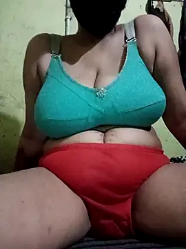 Snapshot of silkyrani123 chatting on 10.25.25 silkyrani123 online show from 10.25.25