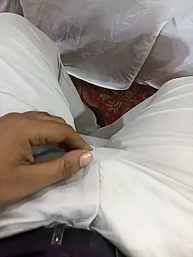 Snapshot of witchhunter1 chatting on 10.27.25 witchhunter1 online show from 10.27.25