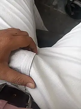 Snapshot of witchhunter1 chatting on 11.04.25 witchhunter1 online show from 11.04.25