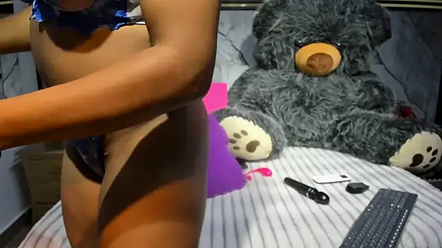 Niyirey1 online show from 10.28.25