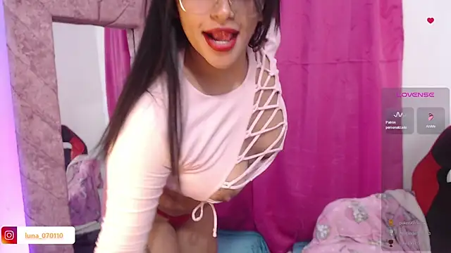 Julia 7 online show from 01.31.25