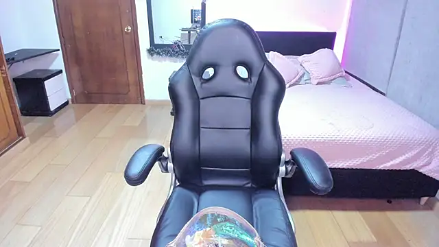 yesie hot online show from 01.10.25