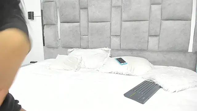 Candy And Andy  online show from 03.15.25