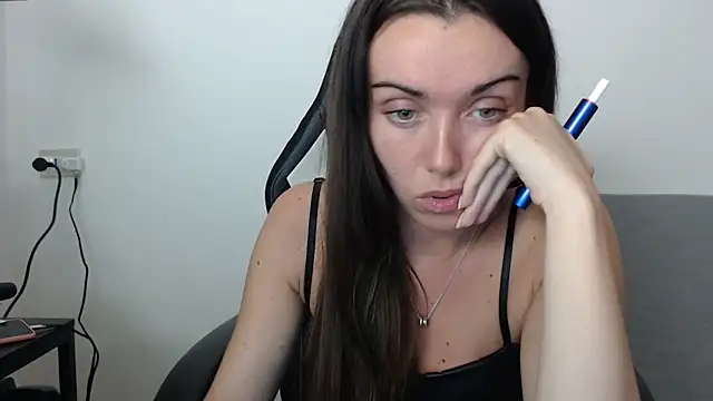 Snapshot of VeronicaZule chatting on 09.26.25 VeronicaZule online show from 09.26.25