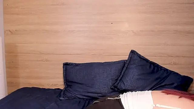 Snapshot of madelaine_blosson chatting on 02.16.26 madelaine blosson online show from 02.16.26