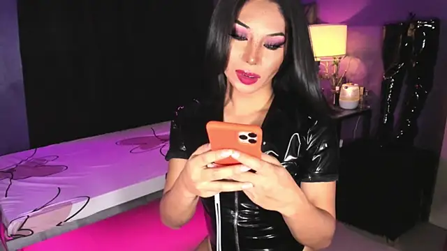 MaxxineMorenaTs online show from 05.06.26
