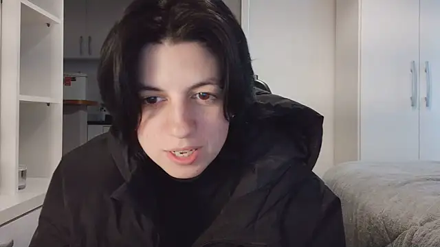 Snapshot of kyslrana chatting on 06.19.26 kyslrana online show from 06.19.26