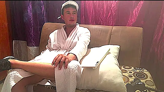 Snapshot of camilovaron chatting on 02.06.25 camilovaron online show from 02.06.25
