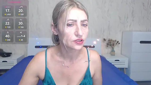 Snapshot of ZoeGrant chatting on 01.13.25 ZoeGrant online show from 01.13.25