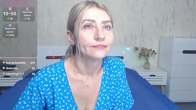 Snapshot of ZoeGrant chatting on 01.14.25 ZoeGrant online show from 01.14.25