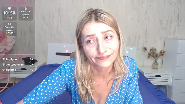 Snapshot of ZoeGrant chatting on 03.14.25 ZoeGrant online show from 03.14.25