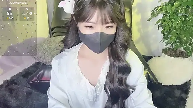 Snapshot of Mya_Lee chatting on 12.05.24 Mya Lee online show from 12.05.24