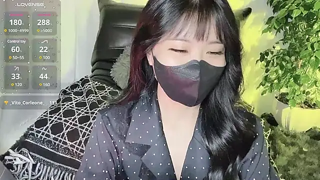 Snapshot of Mya_Lee chatting on 12.23.24 Mya Lee online show from 12.23.24