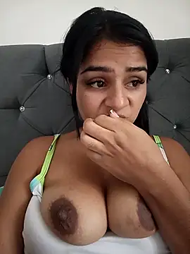 Snapshot of AnnRosse18 chatting on 02.08.25 AnnRosse18 online show from 02.08.25