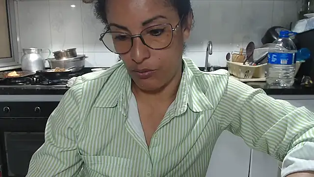 kateleyagrey online show from 12.18.25