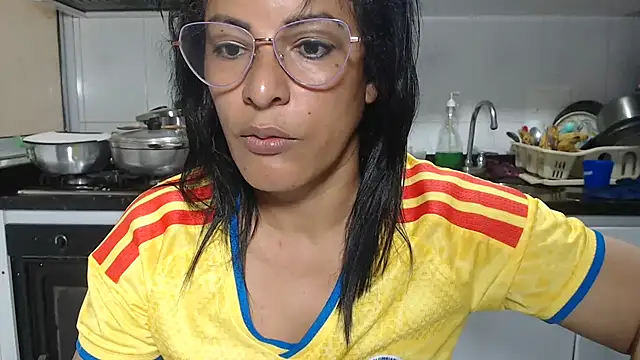Snapshot of kateleyagrey chatting on 06.27.26 kateleyagrey online show from 06.27.26