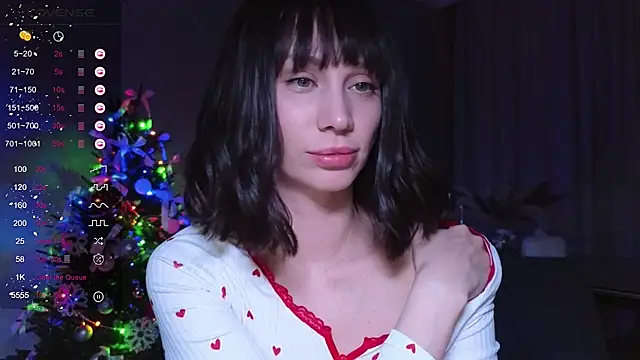 Alice Wonders online show from 12.21.25