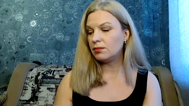 BlondeFox online show from 11.24.25