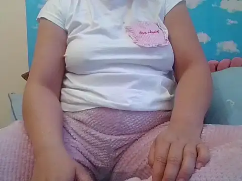 Snapshot of RealLittleRedRidingHood chatting on 03.31.26 RealLittleRedRidingHood online show from 03.31.26